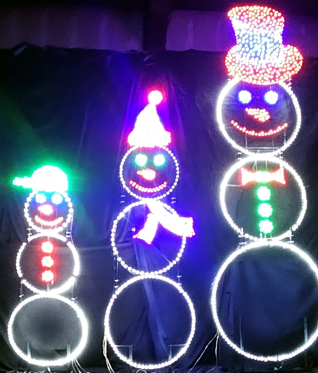 Animated Snowman Family